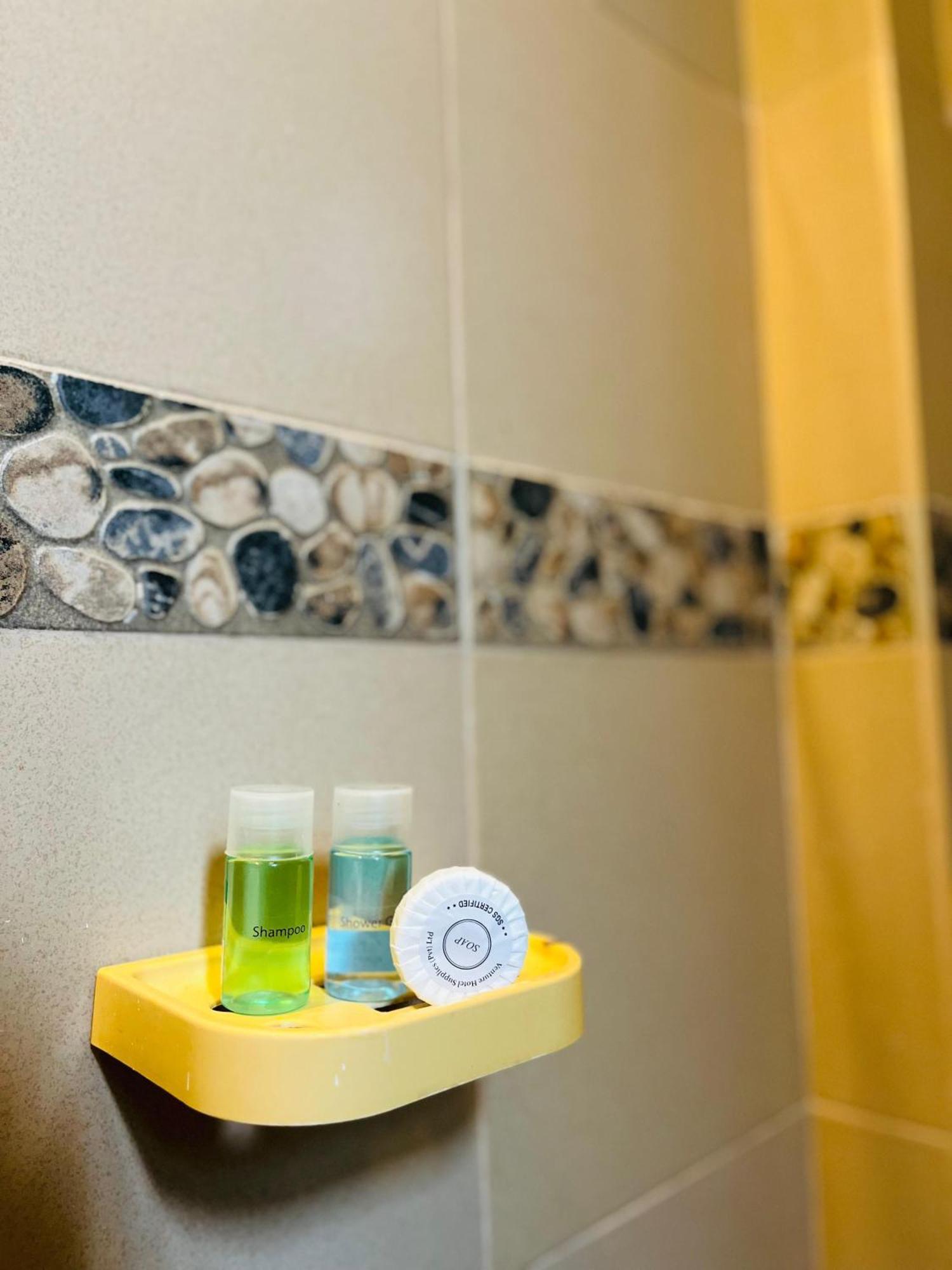 Hotel Blue Bird Негомбо Екстер'єр фото